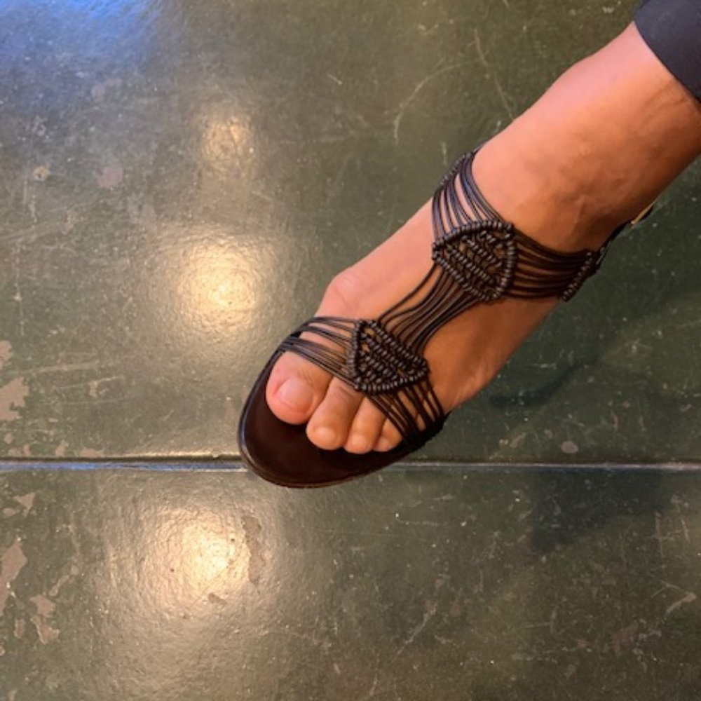 EARLY AUGHT'S GUCCI BROWN LEATHER MACRAME SANDALS